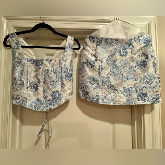 YLLW The Label Blue Floral Corset Top & Miniskirt// Size Large - Picture 4 of 11